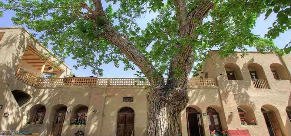 اقامتگاه دهگردی،هتل،بومگردی،اقامت،ویلا،سوئیت،کلبه،ایرانگردی، بوم گردی توسلیان