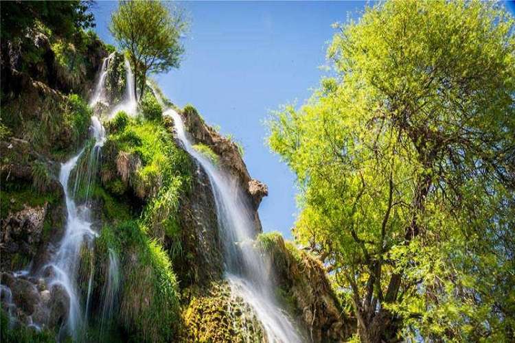 دهگردی، گردشگری روستایی ، اقامت،بومگردی،آبشار نیاسر 