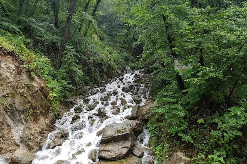 آبشار آب پری