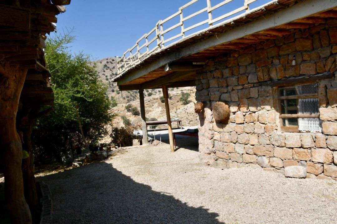 اقامتگاه دهگردی،هتل،بومگردی،اقامت،ویلا،سوئیت،کلبه،ایرانگردی، اقامتگاه بومگردی عشایری “پاپیلا