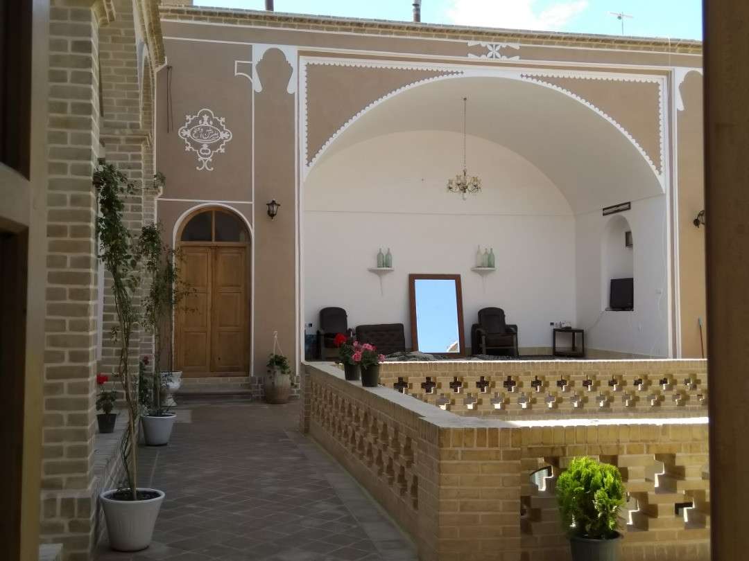 اقامتگاه دهگردی،هتل،بومگردی،اقامت،ویلا،سوئیت،کلبه،ایرانگردی، اقامتگاه بوم گردی خانه ایرمان