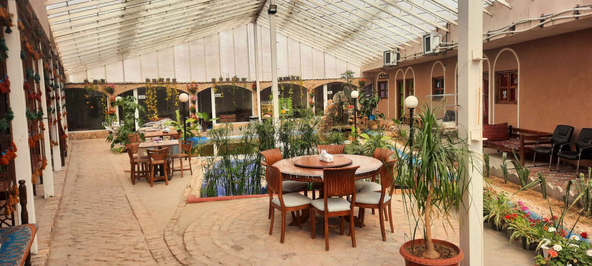 اقامتگاه دهگردی،هتل،بومگردی،اقامت،ویلا،سوئیت،کلبه،ایرانگردی، سیمرغ