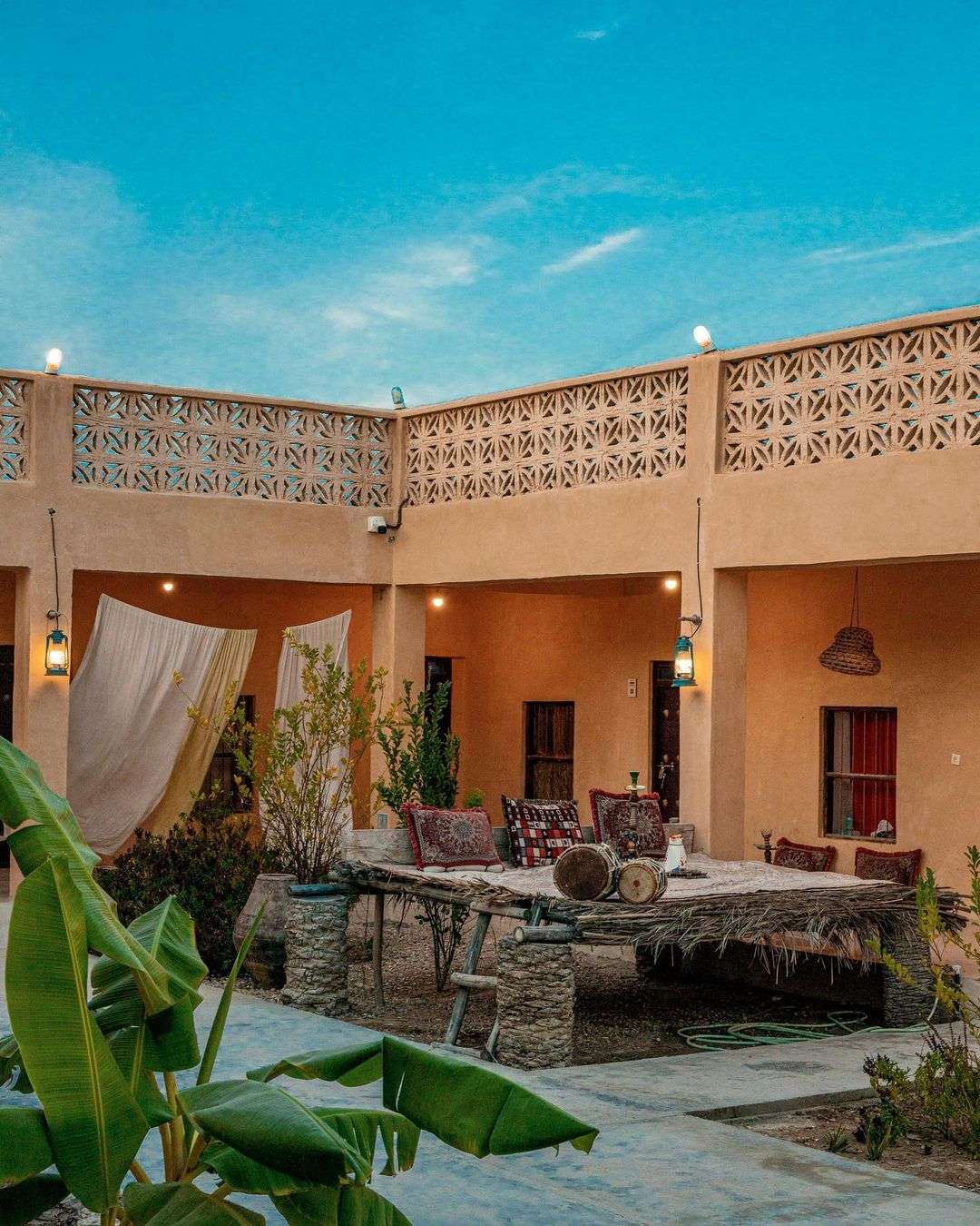 اقامتگاه دهگردی،هتل،بومگردی،اقامت،ویلا،سوئیت،کلبه،ایرانگردی، اقامتگاه بومگردی میرزا